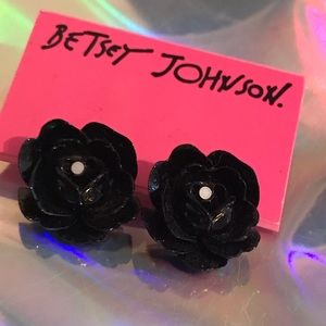 Black rose stud earrings Betsey Johnson vintage